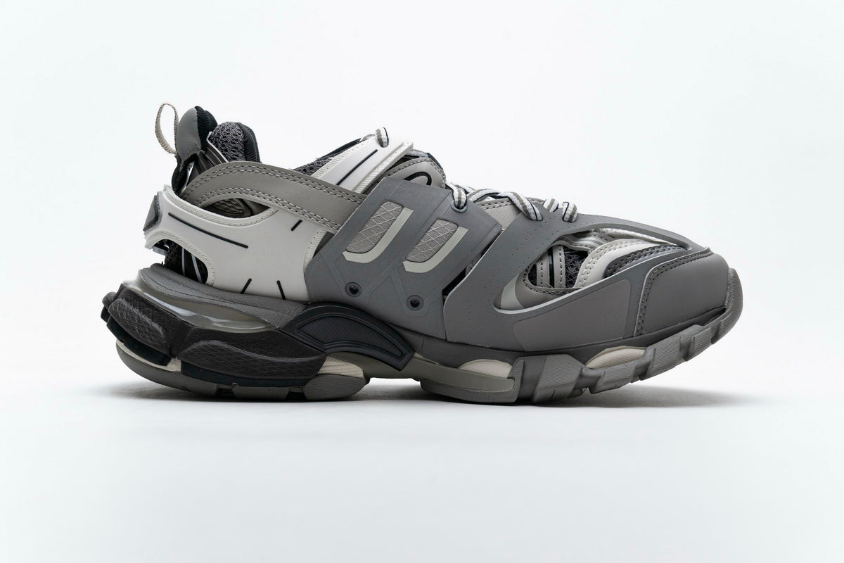 https://images.mrshopplus.com/469800128058134/DTB_proProduct/2024-11-16/balenciaga_track_grey_white_555032_w1gb7_1214__led__1B62A6ED07B19.jpeg