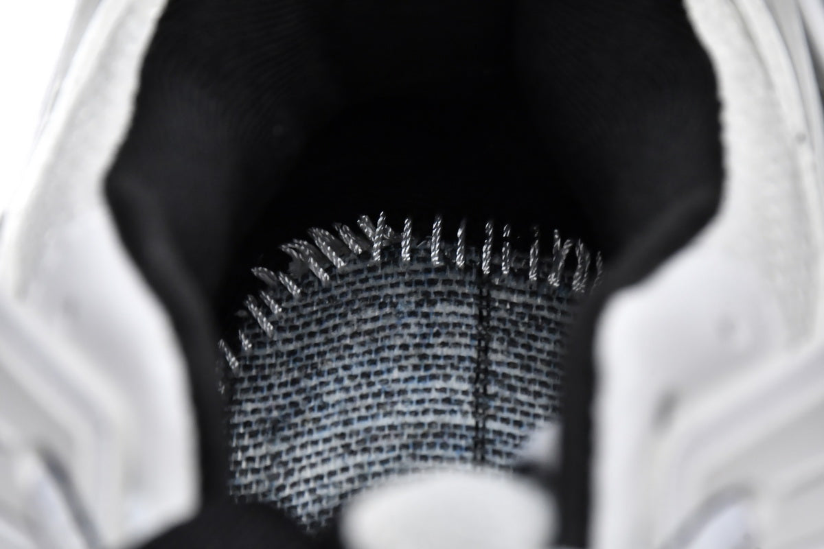 https://images.mrshopplus.com/469800128058134/DTB_proProduct/2024-11-16/balenciaga_track_white_black_542023_w3ac1_9010__led__1B62A75856615.jpeg
