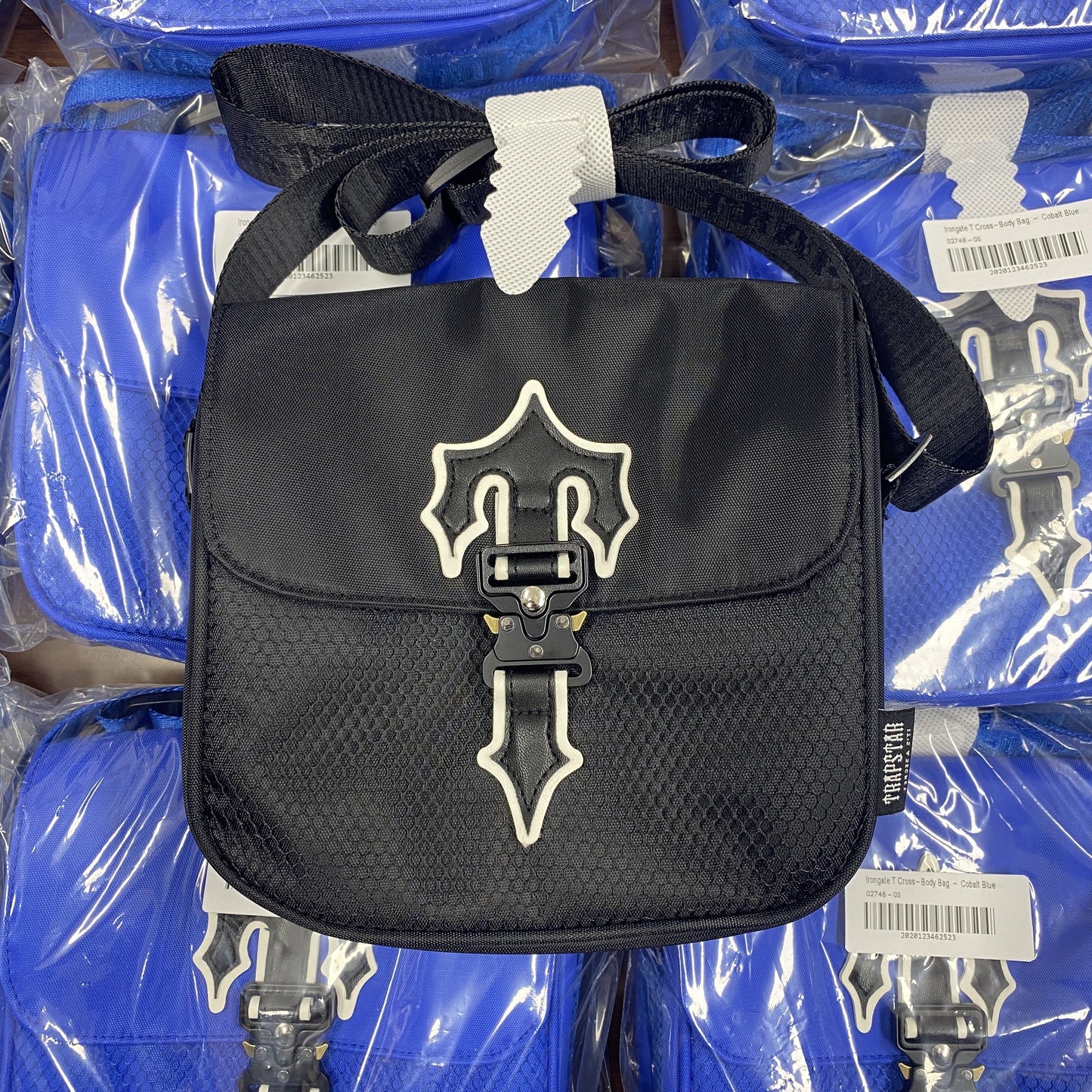 Sleek Black Trapstar Messenger Bag – Durable, Stylish, Everyday Carry Essential