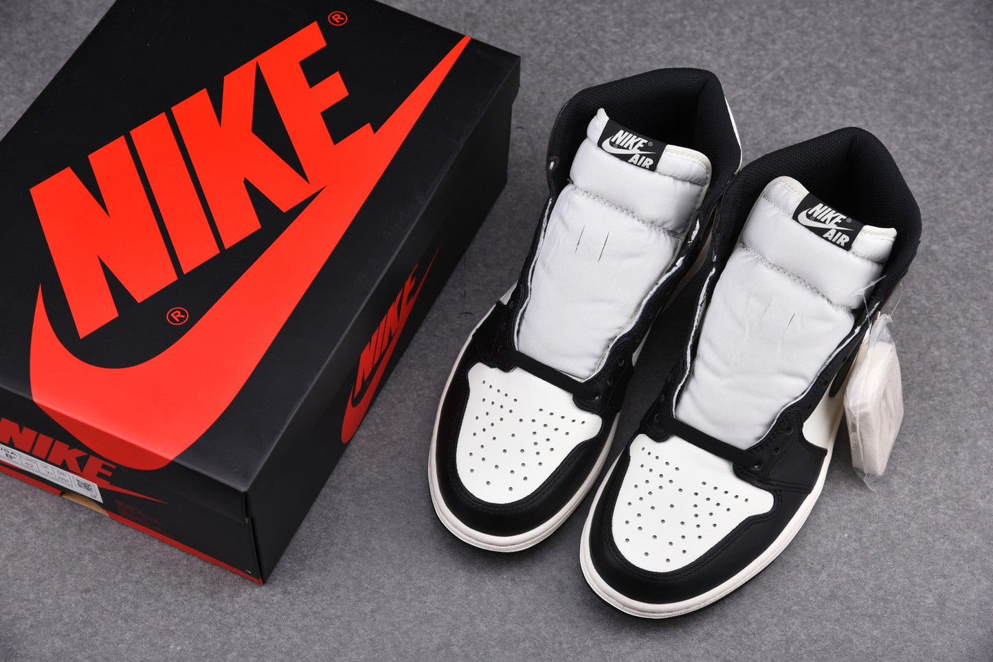 Classic Air Jordan 1 Retro High Dark Mocha Sneakers - Iconic Style & Comfort