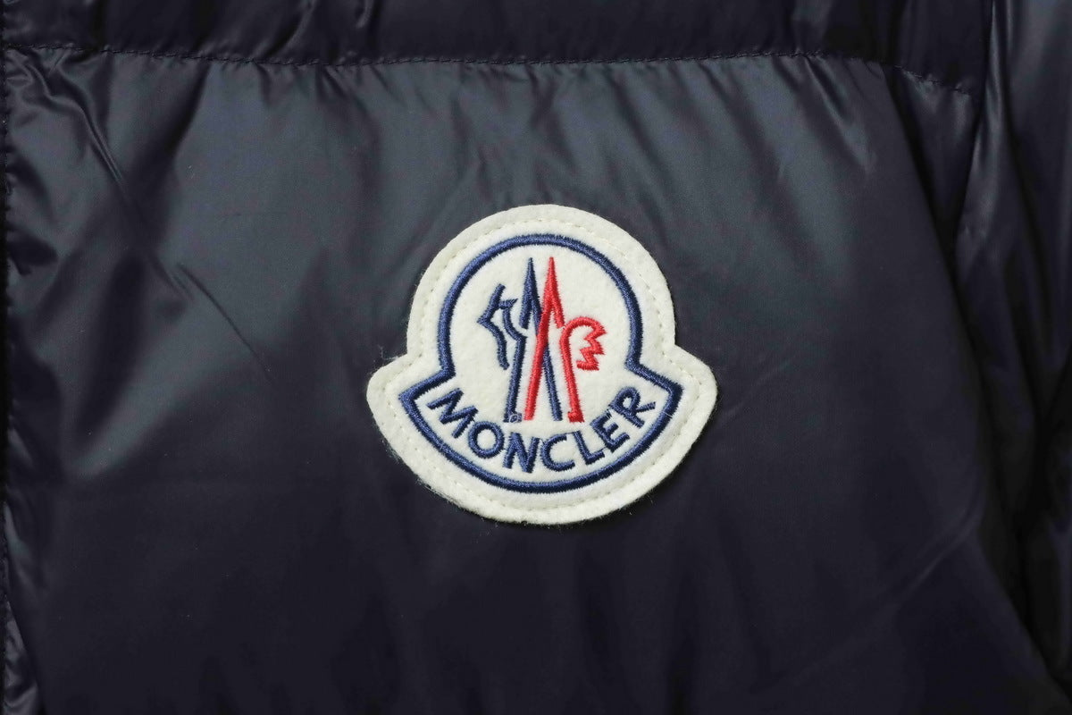 https://images.mrshopplus.com/469800128058134/DTB_proProduct/2025-11-20/moncler___black__down__jacket___1D3DB8DDC9017.jpg