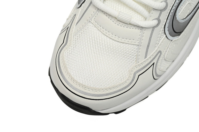 https://images.mrshopplus.com/469800128058134/DTB_proProduct/2024-08-09/pk_god_batch_dior_light_grey__b30__sneakers_white_3sn279znd_h000_1AE3026EE5D1D.jpeg
