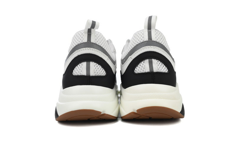 https://images.mrshopplus.com/469800128058134/DTB_proProduct/2024-12-26/pk_god_batch_dior_white_black__b22__sneakers_cream__1B96258286D10.jpg