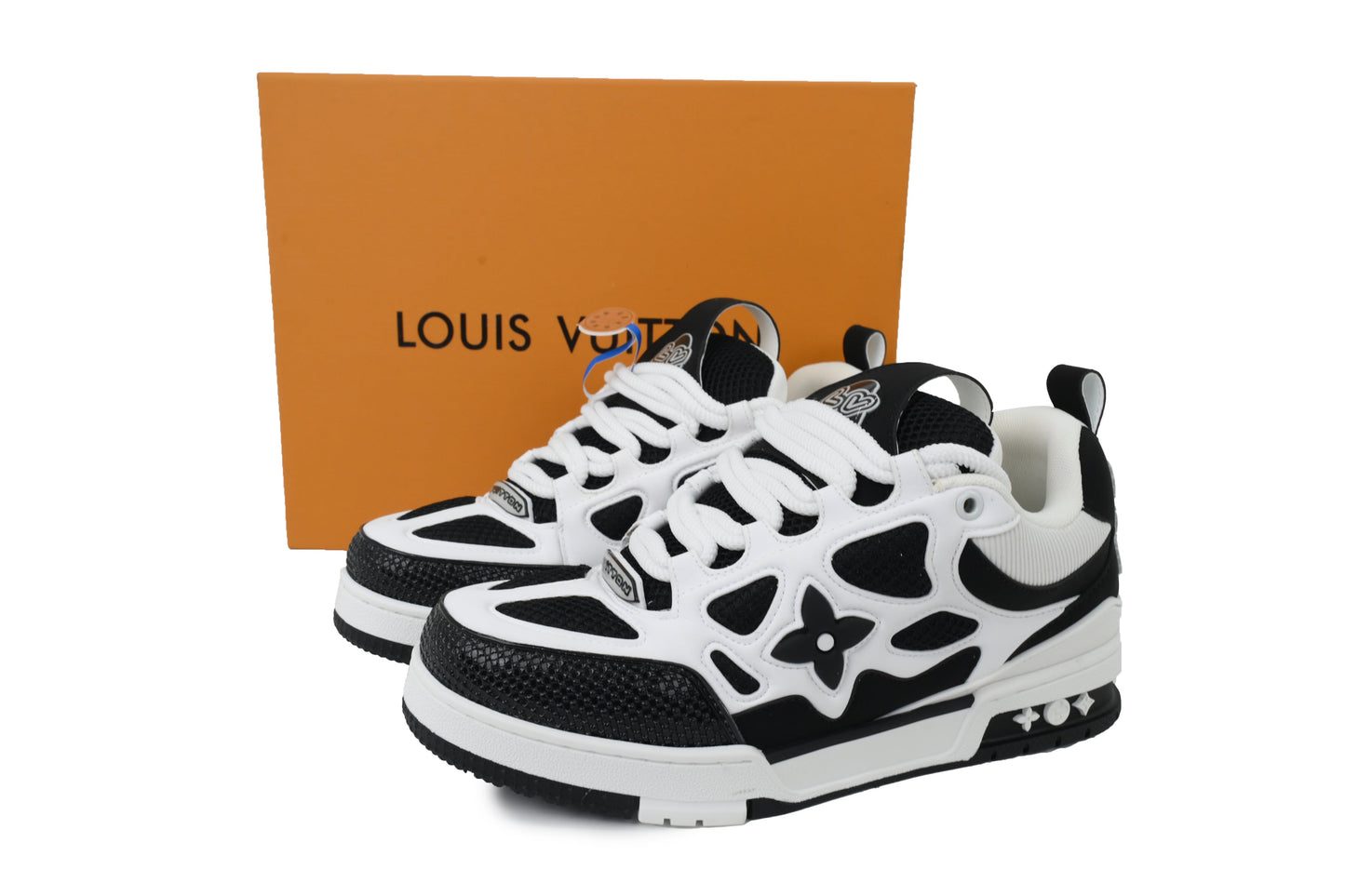 https://images.mrshopplus.com/469800128058134/DTB_proProduct/2025-10-28/pk_god_batch_louis_vuitton_black_and_white_1D1FC857CC41A.jpg