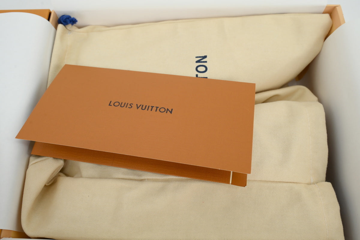 https://images.mrshopplus.com/469800128058134/DTB_proProduct/2025-12-02/pk_god_batch_louis_vuitton_skate_all_black_1D4D5A5A48218.jpg